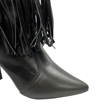 Bota Berti Maria Feminina Cano longo Franja Preto Couro