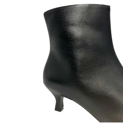 Bota Berti Maria Feminina Salto Fino Preto Couro