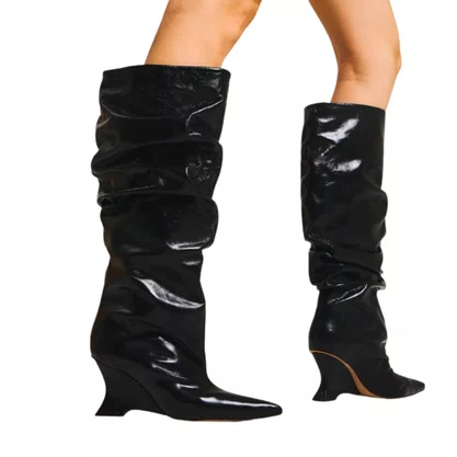 Bota Cecconello Slouchy Feminina Preta Couro