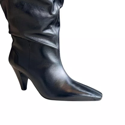 Bota Lança Perfume Slouch Over Feminina Preta Couro