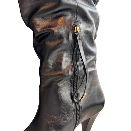 Bota Lança Perfume Slouch Over Feminina Preta Couro