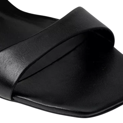 Sandália Carrano Feminina Glow Salto Fino Preto Couro 
