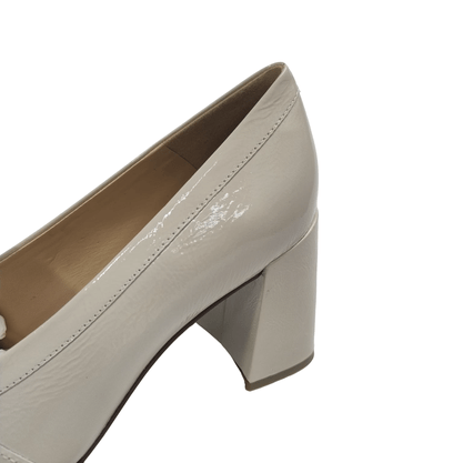 Scarpin Cecconello Off White Verniz Couro 