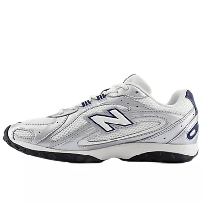 Tênis New Balance 204L Feminino Bege Claro Prata