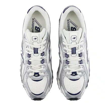 Tênis New Balance 204L Feminino Bege Claro Prata