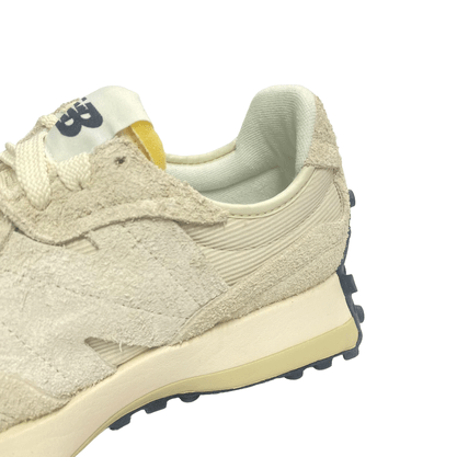 Tênis New Balance U327WCG Bege 