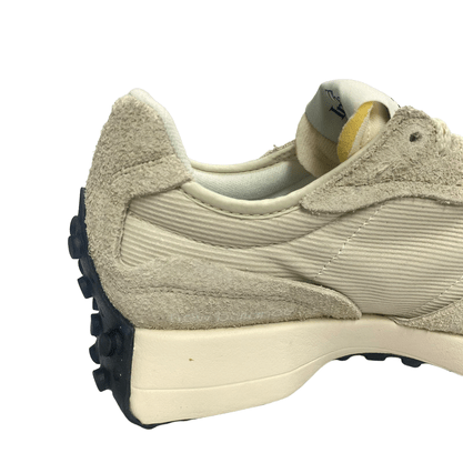 Tênis New Balance U327WCG Bege 