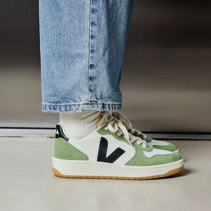 Tênis Veja Feminino V10 Leather White Black Kiwi