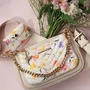 Bolsa Jorge Bischoff Feminina Transversal Infinita Florescer Off White Brulée Couro