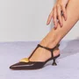 Slingback Cecconello feminino Salto Baixo Marrom Couro